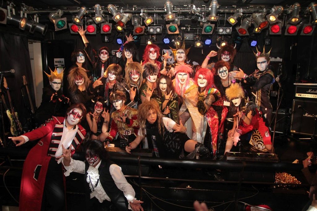 2004年～2017年まで、ほぼ毎年開催していた
【聖飢魔II好きよる 聖飢魔II好きのための 聖飢魔IIオンリーコピーバンドイベント】  ご本家聖飢魔IIが、解散から再結成と、精力的に活動されている中、
今なお聖飢魔IIの魂を受け継ぎ、各地で活動を続けるコピーバンドがたくさん存在します。  そんなコピーバンドが集まって、お祭りのようなイベント。
2026年、９年ぶりに復活いたします  全国から５バンドが集結、総演奏時間約５時間、
曲のダブリは一切無し！！
熱演します。